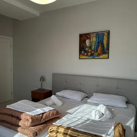 Tirana Apartment Apartman *