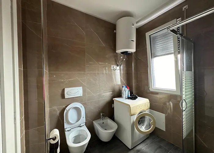 Tirana Apartment * 地拉那