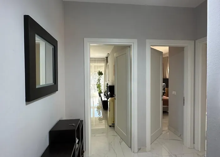 Tirana Apartment شقة *